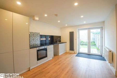 2 bedroom terraced house to rent - Photo 4