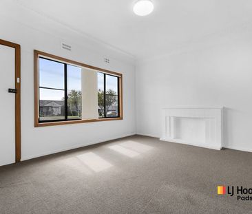 Move-In Ready! Freshly Renovated 3-Bedroom Home - Photo 4