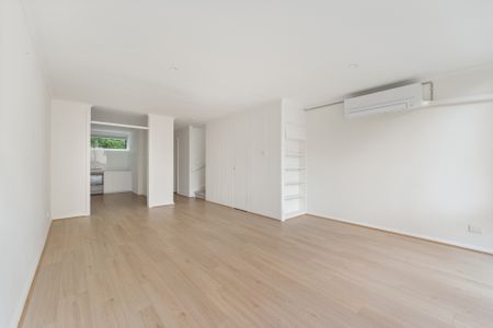 4/13 Grandview Grove, Hawthorn East VIC 3123 - Townhouse For Rent | Domain - Photo 2