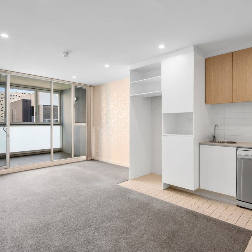 Open the Door to Your Private City Retreat - Photo 1