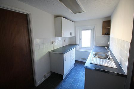 1 bedroom Flat To Let - Photo 3