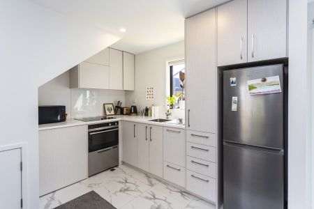 City living 1 x bedroom apartment fully furnished. - Photo 5