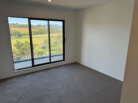Modern 3BR Townhouse in Oteha! - Photo 2