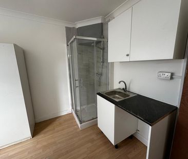Studio Flat, Carlyon Road, HA0 - Photo 3
