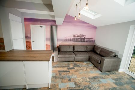 6 Bed Semi-Detached House, Stephens Road, BN1 - Photo 3