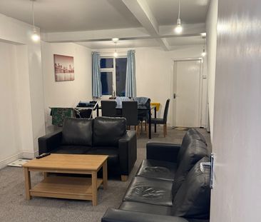 Room in a Shared House, Keogh Road, E15 - Photo 3