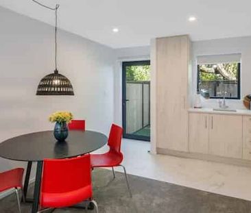 Modern 2-Bedroom Townhouse - Photo 3