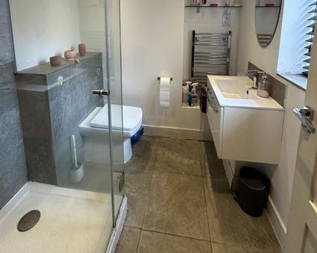 2 bedroom terraced house to rent - Photo 5