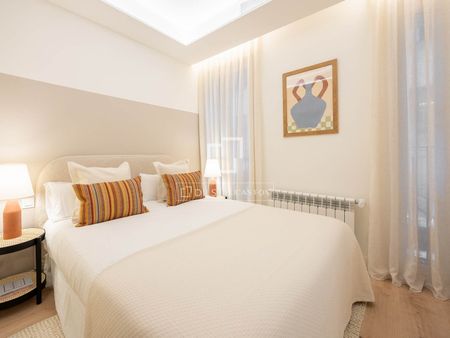 Excellent 2 Bedroom apartment for rent in Embajadores, Madrid - Photo 4