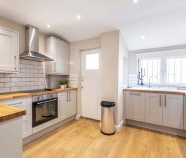 18 Hartley Grove, Leeds, LS6 2LD - Photo 3