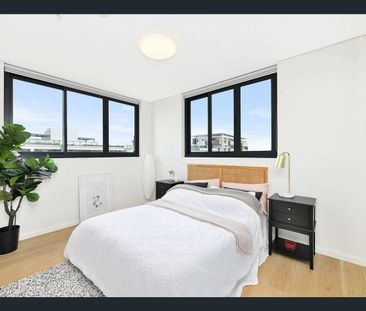 Spacious 1 Bedroom With Study - Photo 3