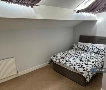 5 bedroom flat to rent - Photo 6