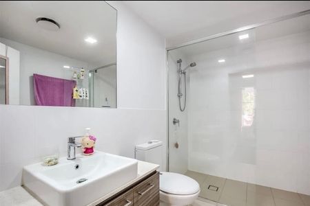 Varsity Lakes - Photo 3