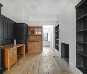 3 bedroom house in Stoke Newington - Photo 6