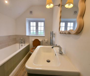 3 bedroom cottage to rent - Photo 6