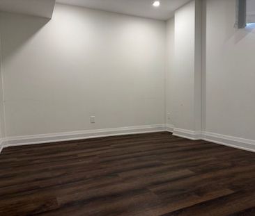 For Lease - 2330 Credit Valley Road Unit# LEGAL BASEMENT APARTMENT,... - Photo 6
