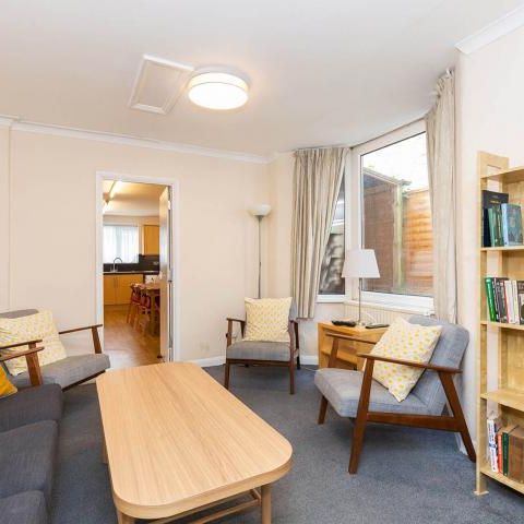 stunning 6 bedroom house located near the green spaces of Finsbury Park - Photo 1