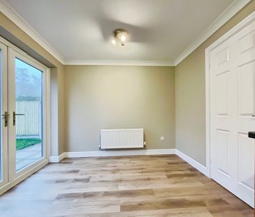 3 bedroom Semi-Detached House to let - Photo 3