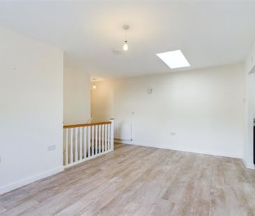 2 bedroom detached house to rent - Photo 4