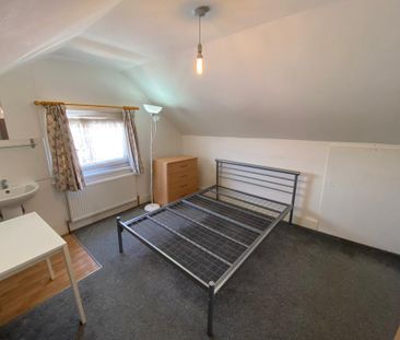 1 bedroom in a house share to rent - Photo 5