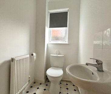 3 bedroom semi-detached house to rent - Photo 5