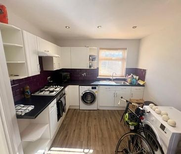 3 bedroom semi-detached house to rent - Photo 6