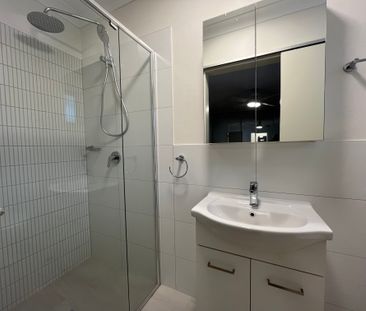 Renovated 1 bedroom flat under affordable housing for lease - Photo 4