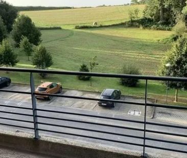 Ruim en licht appartement van 112 m² met 2 slaapkamers, keld - Photo 4