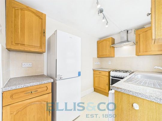 2 bedroom end of terrace house to rent - Photo 1