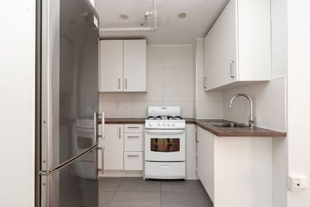 160 Huron Street - Photo 3