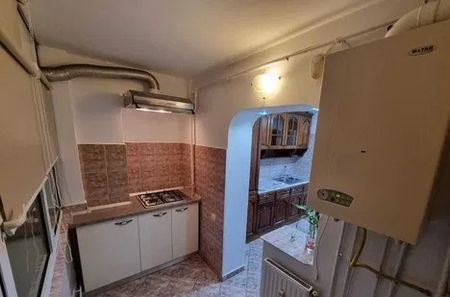 Apartament cu 2 camere, DECOMANDAT, zona Nicolina - Photo 3