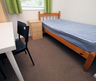 4 bedroom terraced house to rent - Photo 1
