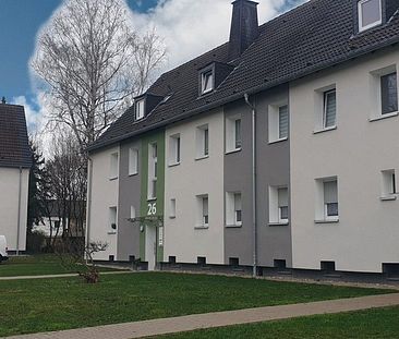 Hübsche 2-Raum DG Wohnung mit großer Küche sucht Sie! - Photo 2