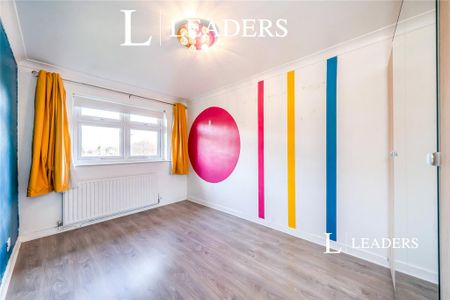 3 bedroom terraced house to rent - Photo 5