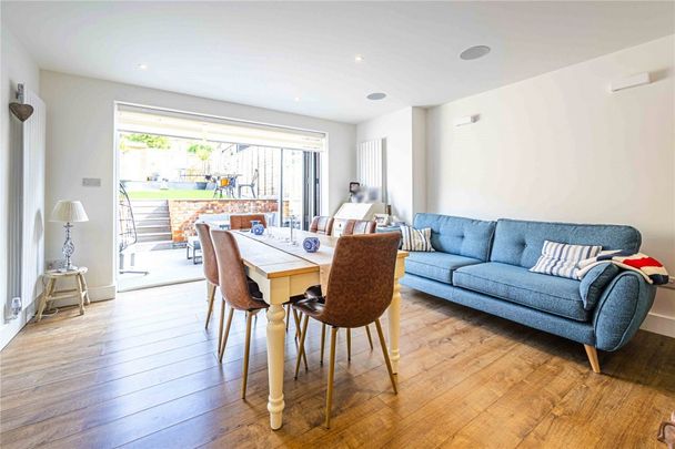 3 bed Semi Detached House for rent - Photo 1