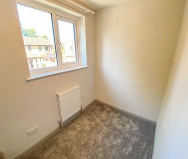 2 bedroom semi-detached house to rent - Photo 2