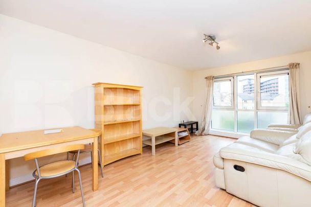 2 bed 2 bath within a modern new build minutes to a Caledonian road tube - Photo 1