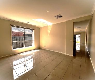 “Fresh carpet and new paint” - Photo 5