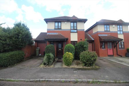 3 bedroom semi-detached house to rent - Photo 4