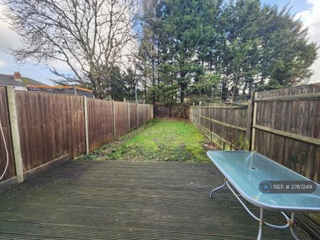 3 bedroom terraced house to rent - Photo 2