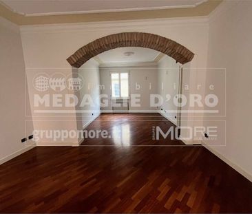 Appartamento adiacenze via Selmi, Centro Storico, Modena - Photo 1