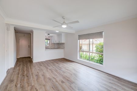 Beautifully Maintained Home With Modern Features - Photo 2