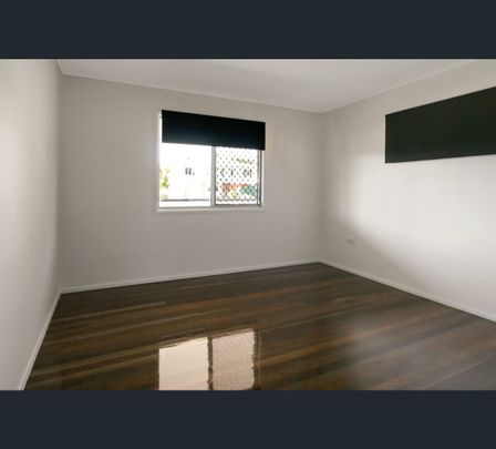 38 Leadale St, Wynnum West, Qld 4178 - Photo 1