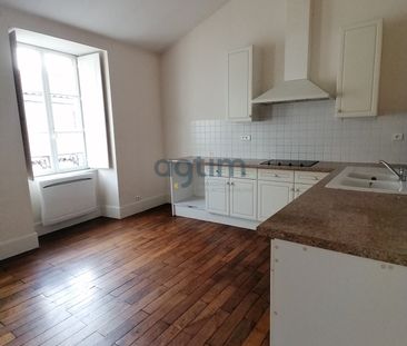 Location Appartement 5 pièces 128m² MONTAIGU VENDEE 85600 - Photo 2