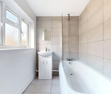 4 bedroom terraced house to rent - Photo 6
