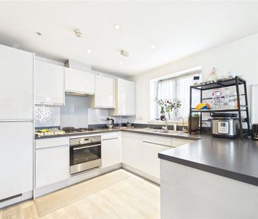 3 bedroom semi-detached house to rent - Photo 6