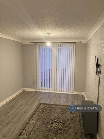 2 bedroom semi-detached house to rent - Photo 5