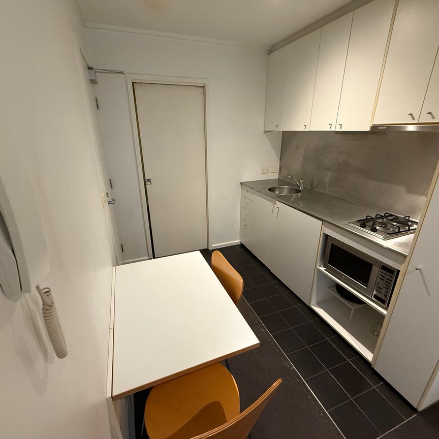 For Lease – Fully Furnished Studio Apartment - Photo 1