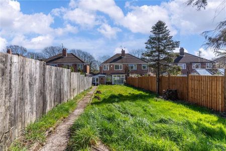 3 bedroom semi-detached house to rent - Photo 3