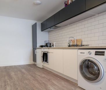 Studio to rent - Photo 2